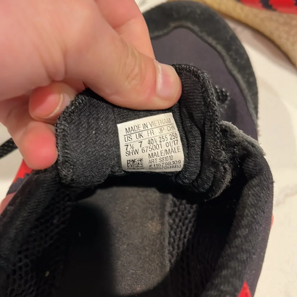 Adidas Iniki Boost - Picture 2 of 7